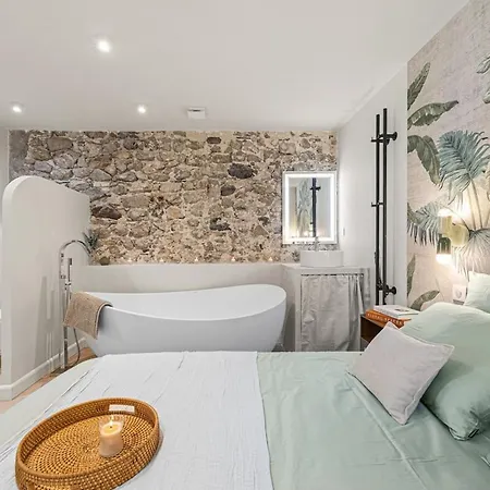 Apartment Romantic Suite- Within Walking Distance- Old *