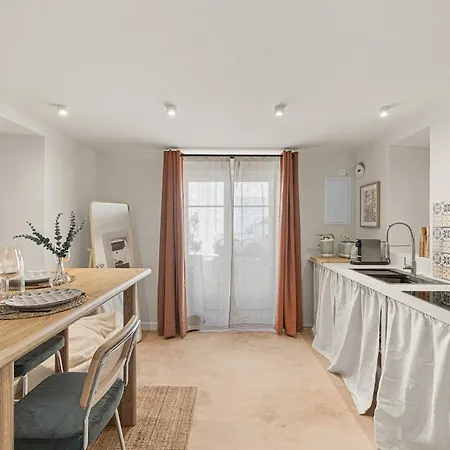 Apartment Romantic Suite- Within Walking Distance- Old *